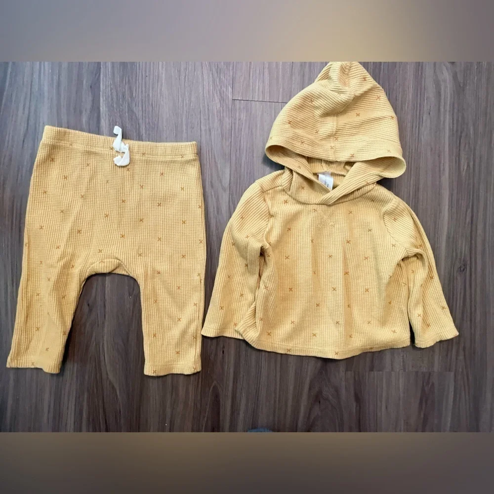 Modern Moments by Gerber Baby Casual Hoodie and Pant Outfit Set size 3-6M
